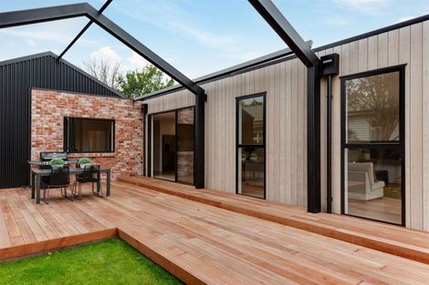 Photo of property in 3 Saint Martins Road, Saint Martins, Christchurch, 8022