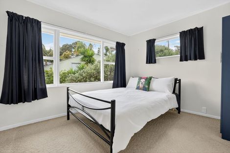 Photo of property in 1/7 Dakota Avenue, Beach Haven, Auckland, 0626
