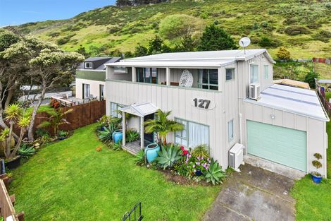 Photo of property in 127 Maunsell Road, Port Waikato, Tuakau, 2695