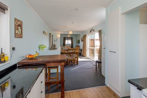 Photo of property in 6 Huia Street, Foxton Beach, Foxton, 4815