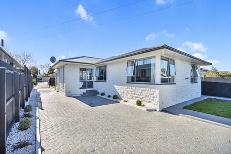 Photo of property in 13 Davidson Crescent, Hornby, Christchurch, 8042