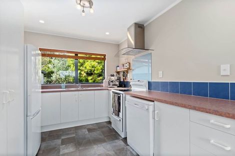 Photo of property in 90 Collingwood Road, Waiuku, 2123