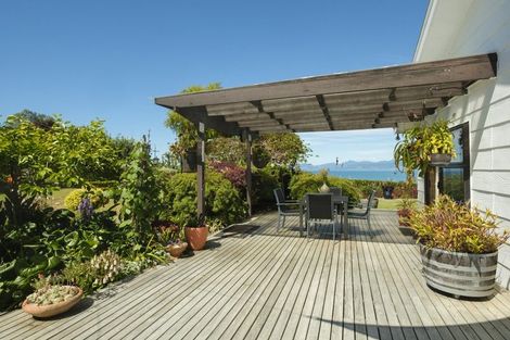 Photo of property in 208 Pomona Road, Ruby Bay, Upper Moutere, 7173