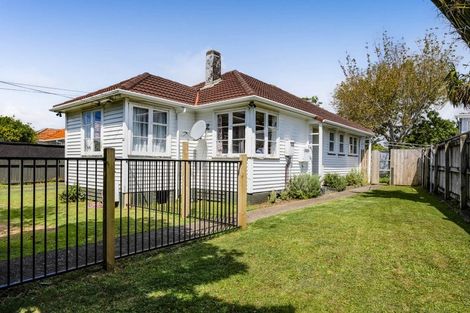 Photo of property in 24 Upjohn Street, Brooklands, New Plymouth, 4310