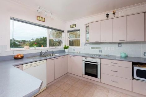 Photo of property in 30 Nigel Road, Browns Bay, Auckland, 0630