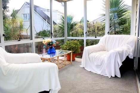 Photo of property in 12c Youngs Road, Papakura, 2110