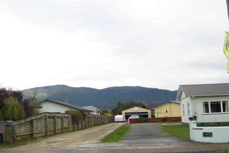 Photo of property in 197 Commercial Street, Takaka, 7110