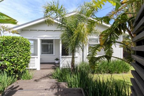 Photo of property in 30 Nobs Line, Strandon, New Plymouth, 4312