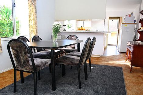 Photo of property in 12c Youngs Road, Papakura, 2110