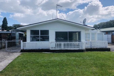 Photo of property in 14 Kowhai Street, Hamilton Lake, Hamilton, 3204