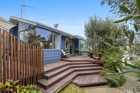 Photo of property in 11 Donald Street, Stanmore Bay, Whangaparaoa, 0932