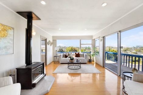 Photo of property in 34 Juniper Road, Sunnynook, Auckland, 0620