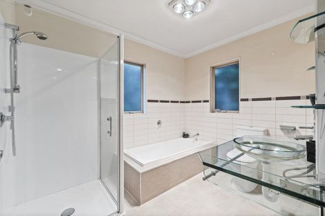 Photo of property in 77c Colwill Road, Massey, Auckland, 0614