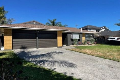 Photo of property in 7 Donzella Place, Conifer Grove, Takanini, 2112