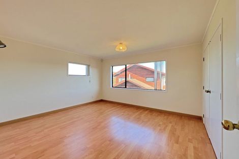 Photo of property in 20b Kallaroo Place, Botany Downs, Auckland, 2010