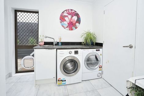 Photo of property in 10b Burn-murdoch Street, St Andrews, Hamilton, 3200