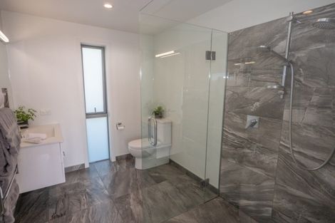 Photo of property in 68 Stratford Drive, Cable Bay, 0420