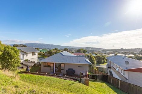 Photo of property in 11 Marne Grove, Waitangirua, Porirua, 5024