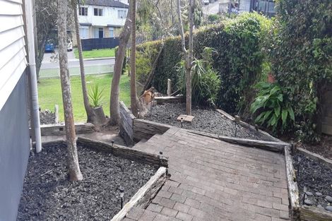 Photo of property in 41 Seaton Road, Murrays Bay, Auckland, 0630