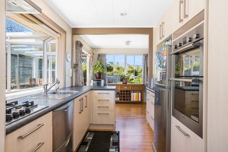 Photo of property in 7 John Witton Drive, Crofton Downs, Wellington, 6035