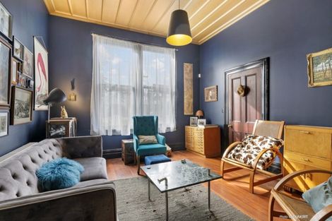 Photo of property in 6 Russell Terrace, Newtown, Wellington, 6021