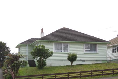 Photo of property in 86 Omata Road, Marfell, New Plymouth, 4310