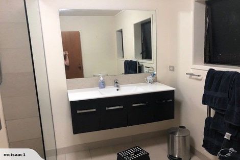 Photo of property in 1/35 Moore Street, Hillcrest, Auckland, 0627