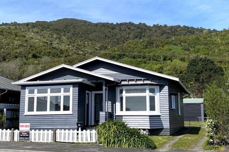 Photo of property in 59 Alexander Street, Greymouth, 7805