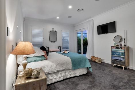 Photo of property in 13 Waitemata Drive, One Tree Point, 0118