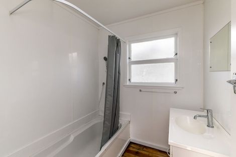 Photo of property in 10 Ngaio Street, Otaki Beach, Otaki, 5512