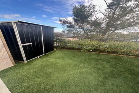Photo of property in 4/22 Denver Avenue, Sunnyvale, Auckland, 0612