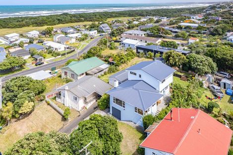 Photo of property in 9a Karewa Street, Castlecliff, Whanganui, 4501
