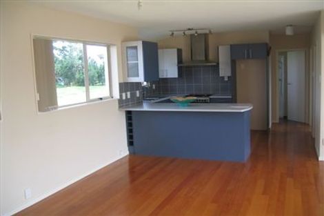 Photo of property in 37 Te Pua School Road, Helensville, 0875