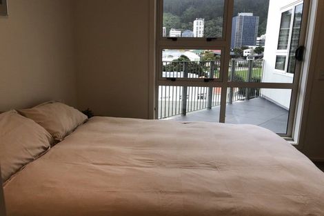 Photo of property in Stadium Garden Flats, 401/107 Thorndon Quay, Pipitea, Wellington, 6011