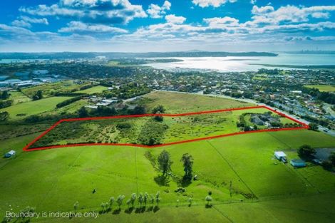 Photo of property in 82 Hobsonville Road, West Harbour, Auckland, 0618