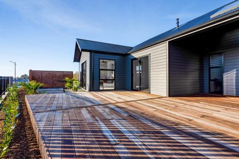 Photo of property in 54 Fernbrook Drive, Hurworth, New Plymouth, 4310