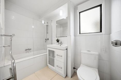 Photo of property in 2/327 Bucklands Beach Road, Bucklands Beach, Auckland, 2012