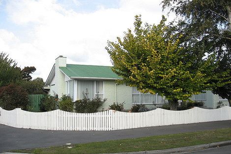 Photo of property in 1 Glenavon Place, Ilam, Christchurch, 8041