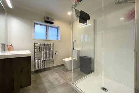 Photo of property in 11 Quibray Place, Botany Downs, Auckland, 2010