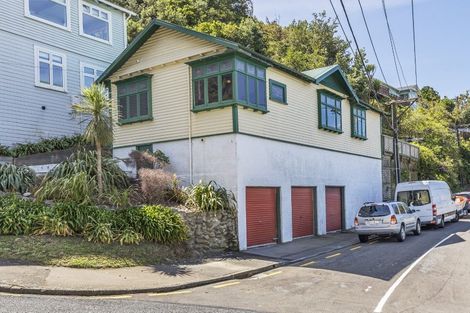 Photo of property in 111 Eden Street, Island Bay, Wellington, 6023