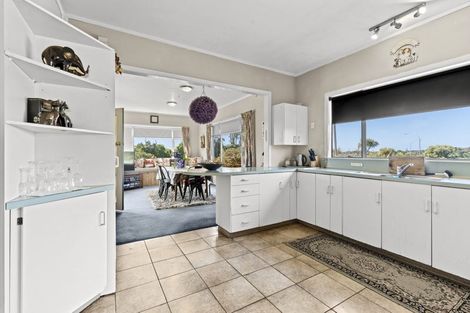 Photo of property in 1416 Devon Road, Brixton, Waitara, 4382