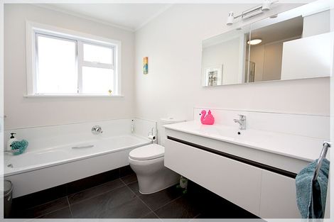 Photo of property in 115 Queen Street West, Levin, 5510