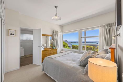 Photo of property in 24 Maffeys Road, Mount Pleasant, Christchurch, 8081