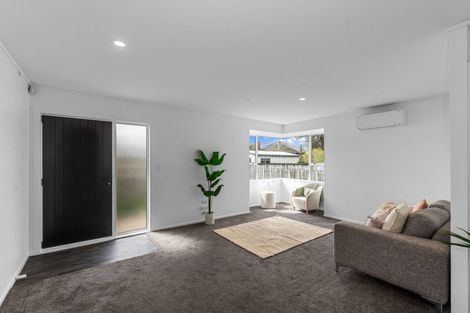 Photo of property in 3/56 Flanshaw Road, Te Atatu South, Auckland, 0610