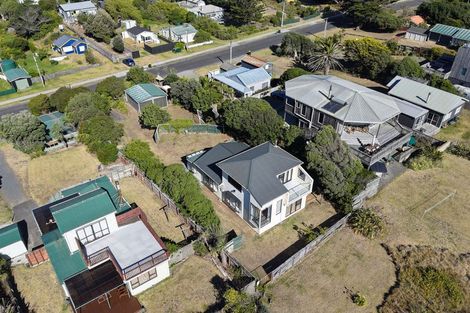 Photo of property in 105 Rua Avenue, Waitarere Beach, Levin, 5510