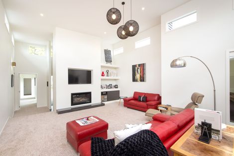 Photo of property in 16 Grand Oaks Drive, Awapuni, Palmerston North, 4412