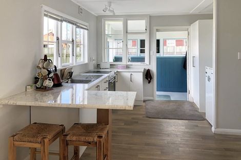 Photo of property in 25 Gloag Street, Waverley, 4510