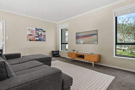 Photo of property in 2d Country Club Lane, Waiuku, 2123