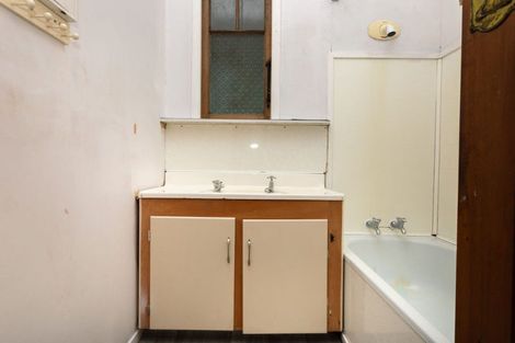 Photo of property in 10 Tennyson Street, Dannevirke, 4930