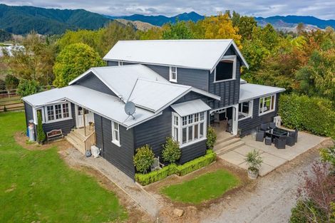 Photo of property in 73 Wakefield Road, Levin, 5571